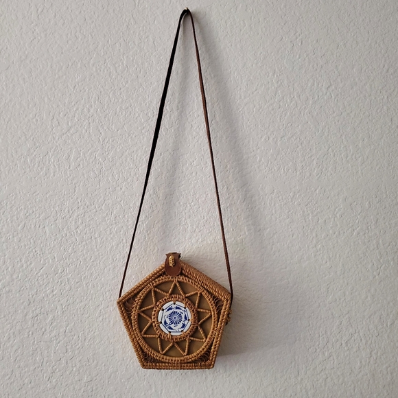 Porcelain Rattan CrossBody Bag - Picture 3 of 10